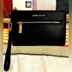 - Anne Klein Wristlet/ Wallet, Black